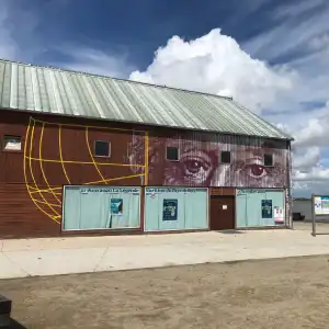 oeuvre du hangar de paimboeuf sur le bord de la Loire
